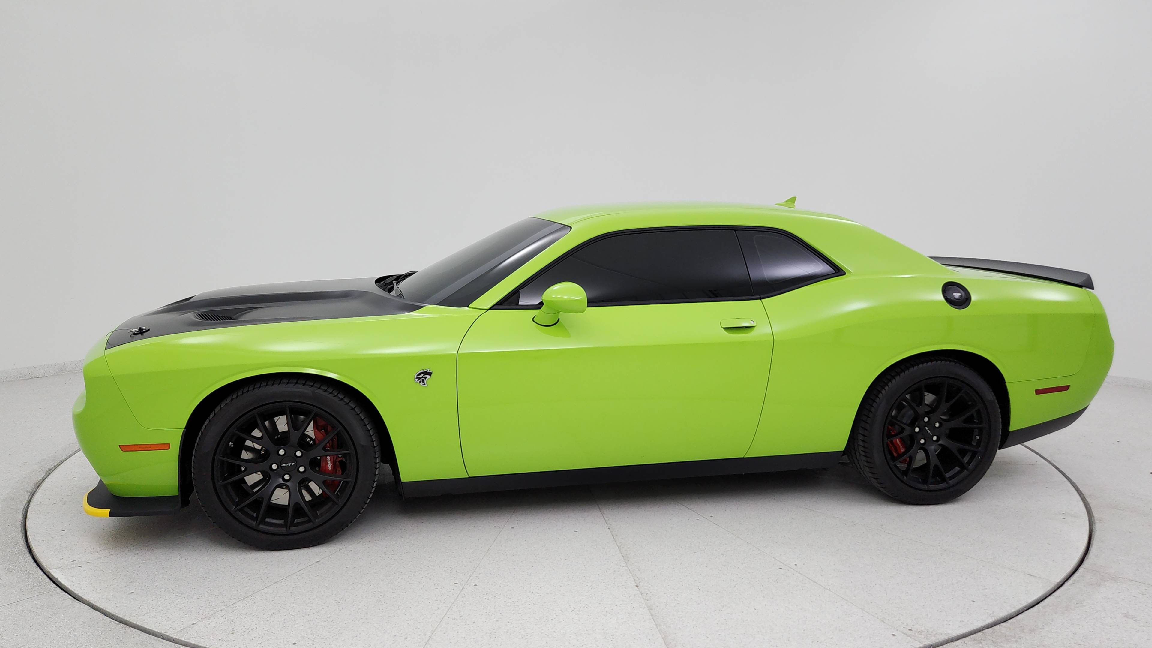 Sublime Pearl Coat 2015 Dodge Challenger SRT Hellcat with Black